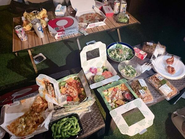 辻希美さん「我が家の次女かなり力強めです」第五子出産目前、臨月のお腹を公開！「何か感じてるのかなぁ」寄り添う愛犬