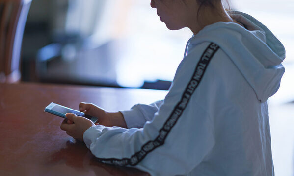 “優しくて完璧なAI”に恋した少年の悲劇。AIが子どもの心を満たす時代、親はどう向き合う？