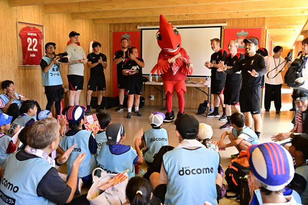 子どもたちが驚き！ 元サッカー日本代表・柿谷曜一朗さんの＜使える＞サッカー指導「ドコモ未来フィールド」特別体験イベントレポート