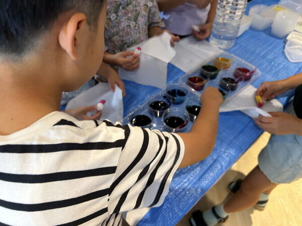 小4息子が挑戦！スペシャルなオリジナルトレカ作り♪ おりぞめ×Adobe Expressの親子向けワークショップ