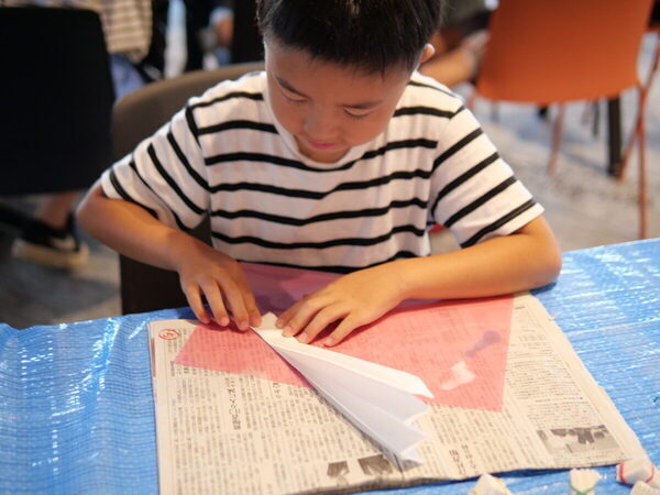 小4息子が挑戦！スペシャルなオリジナルトレカ作り♪ おりぞめ×Adobe Expressの親子向けワークショップ