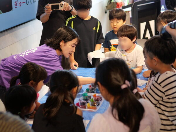 小4息子が挑戦！スペシャルなオリジナルトレカ作り♪ おりぞめ×Adobe Expressの親子向けワークショップ