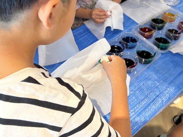 小4息子が挑戦！スペシャルなオリジナルトレカ作り♪ おりぞめ×Adobe Expressの親子向けワークショップ