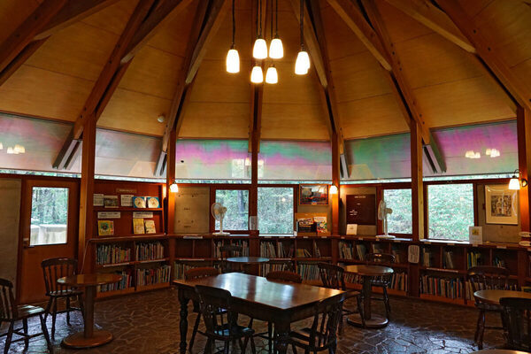 【育旅、どこ行く？】学びと遊びを両立できる親子旅スポットランキング、1位は恐竜のまち「福井県 勝山市」！ 2位以下は…？