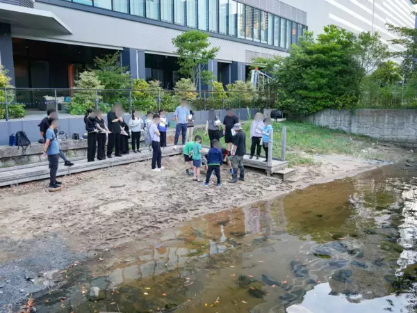 東京の高層ビルの間に干潟が出現！ ラグジュアリーホテルで新感覚の“干潟と食”の自由研究を体験してきた／親子レポ