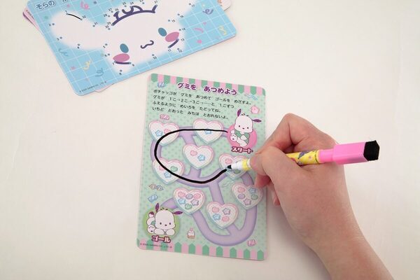 5万部突破シリーズ最新作！サンリオキャラクターズと120のあそび♡ 書いて消して何度でも遊べるアクティビティBOX登場