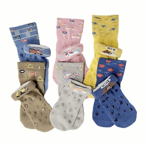 【“イヤイヤ期”を前向きに！】ママ社員の声から生まれた「子どもが自分で履きたくなる靴下」新発売