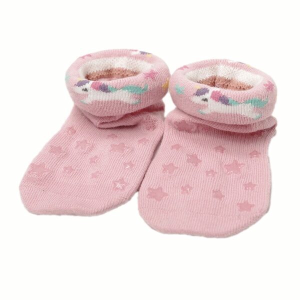 【“イヤイヤ期”を前向きに！】ママ社員の声から生まれた「子どもが自分で履きたくなる靴下」新発売