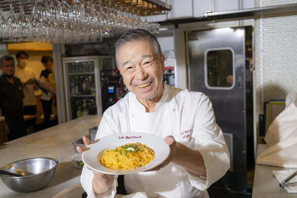 イタリアンの巨匠、落合シェフが監修！ エスビー食品の「予約でいっぱいの店 THE PREMIUM うにのクリームソース」試食レポ