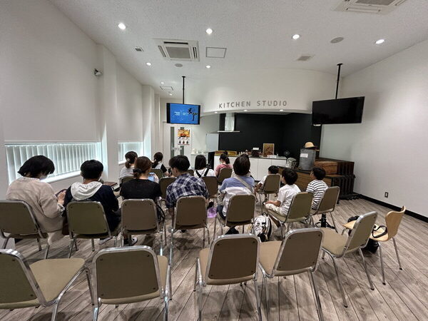 【無料で試食も♡】あま～いヒミツに息子もびっくり！「埼玉養蜂ハチミツ工場」に親子で潜入！