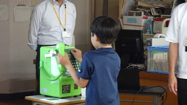片道2キロの保育園まで電動自転車2台で送迎していた日々も今は懐かしい。夫婦偏りなく一男二女を育てる協力スタイルを聞きました！