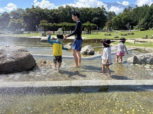 双子誕生で半年間の男性育休。夫婦2人いても想像以上に大変だった新生児期「今振り返っても貴重な経験」