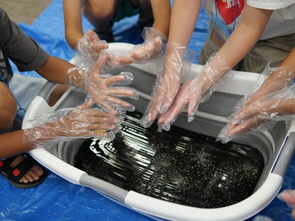 【大学がテーマパークに♡】オリンピックメダリストも登場！体験しながら学べる小学生向けフェスがすごい
