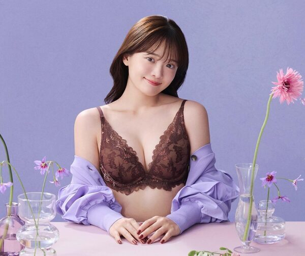 まとうのは、甘い禁断の果実の香り。エデンの園に咲くリンゴの花をイメージしたコレクションがトリンプから登場