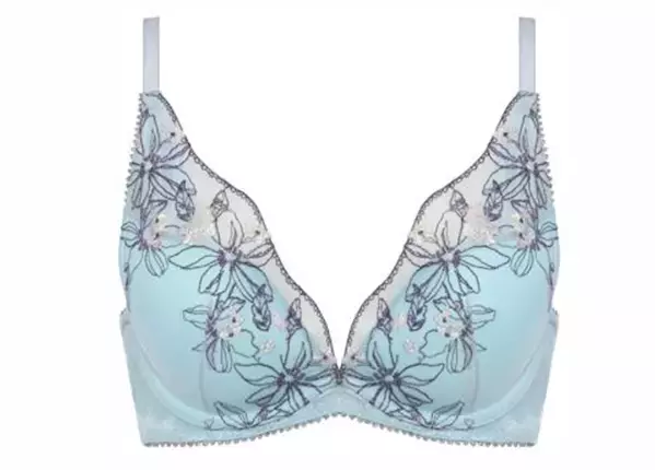 まとうのは、甘い禁断の果実の香り。エデンの園に咲くリンゴの花をイメージしたコレクションがトリンプから登場