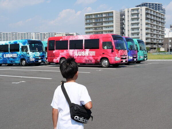 【当選確率214倍!? 】激戦をくぐり抜けて「LUSH」の工場見学へ！ 親子でバスボムの秘密にびっくり