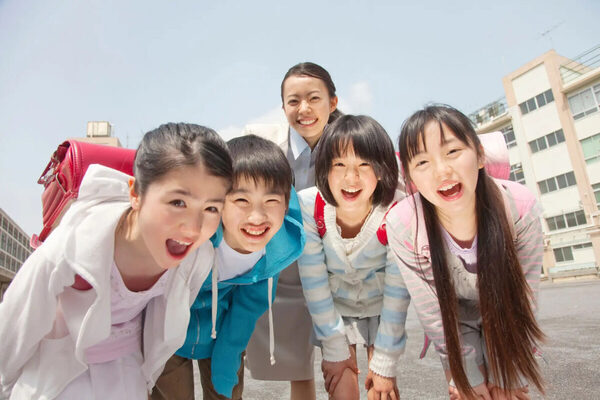 送迎不要で習いごとも。池袋コミュニティ・カレッジ内の学童で小学生の放課後が豊かに有意義に