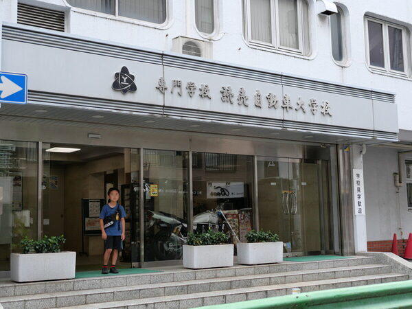 【クルマ好きにはたまらない】「小学生にここまでさせる⁉」本気すぎるエンジン分解を体験！