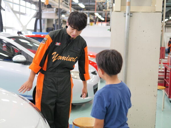 【クルマ好きにはたまらない】「小学生にここまでさせる⁉」本気すぎるエンジン分解を体験！