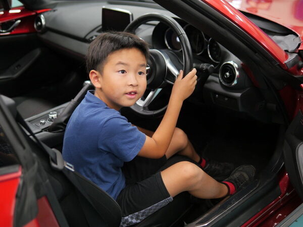 【クルマ好きにはたまらない】「小学生にここまでさせる⁉」本気すぎるエンジン分解を体験！