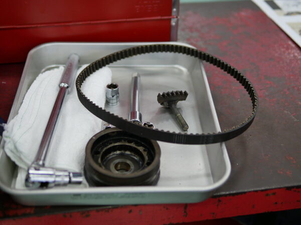 【クルマ好きにはたまらない】「小学生にここまでさせる⁉」本気すぎるエンジン分解を体験！