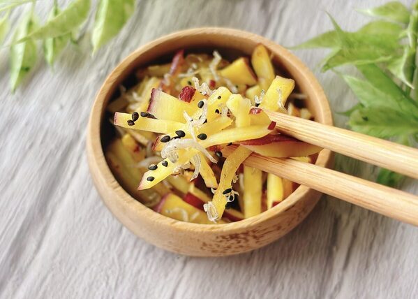 さつまいもを箱で買っても秒でなくなるわ…甘じょっぱさがクセになる、さつまいもとじゃこの塩バターきんぴら