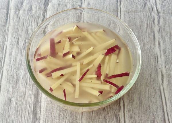 さつまいもを箱で買っても秒でなくなるわ…甘じょっぱさがクセになる、さつまいもとじゃこの塩バターきんぴら