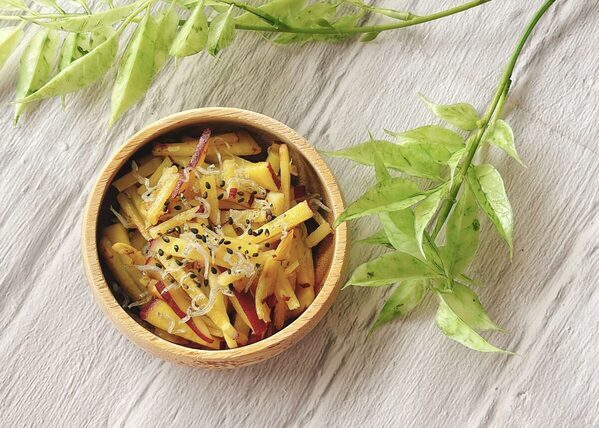 さつまいもを箱で買っても秒でなくなるわ…甘じょっぱさがクセになる、さつまいもとじゃこの塩バターきんぴら