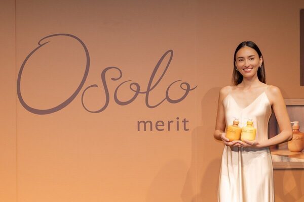 モデルの長谷川潤さんが思春期の娘と初共演！ 「『Mommy』から急に『Mom』に変わって…」切ない親心を明かす