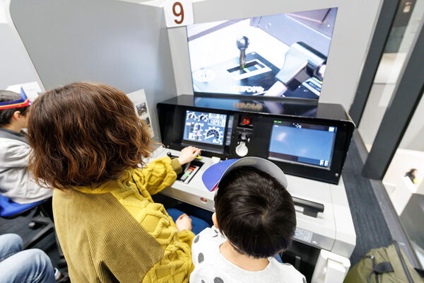 夜のてっぱくはワクワクいっぱい！空いてる館内を貸し切って楽しむ「てっぱくナイト」開催