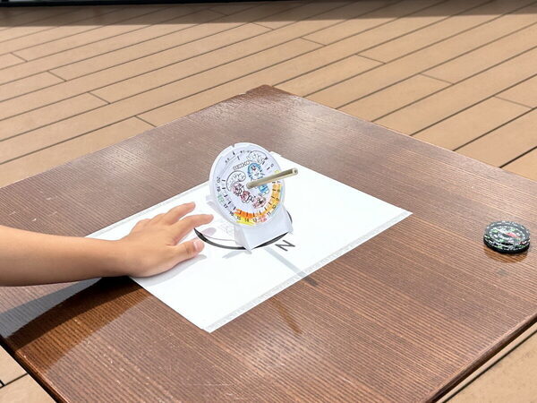 【銀座のシンボルが目の前に！】あのSEIKO時計塔で実験ができちゃう「わくわく時計教室 日時計編」