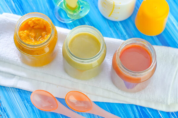 「かれこれ3週間、食パンしか食べない」「手作りにこだわらない」離乳食の悩みに先輩ママたちの経験が助かる！