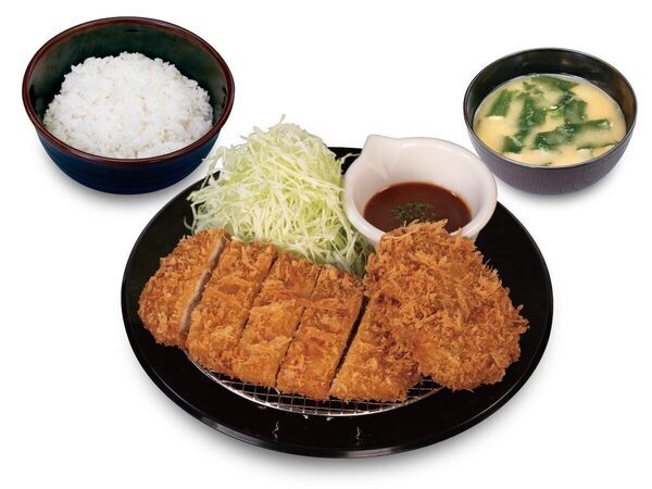 ついにキター！【松のや×松屋】夢のコラボ実現！“うまトマロースかつ”新登場