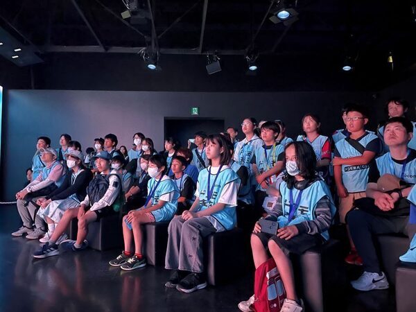 QuizKnockの須貝さん 東さんと一緒に未来の通信が体験できるドコモ未来フィールドが凄かった！