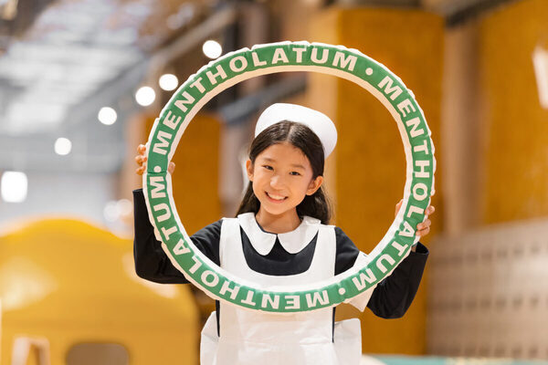 【コラボに注目♪】巨大なメンソレータムリップの遊具で遊べちゃう！ ロート製薬×PLAY! PARK（東京都立川市）が楽しそう