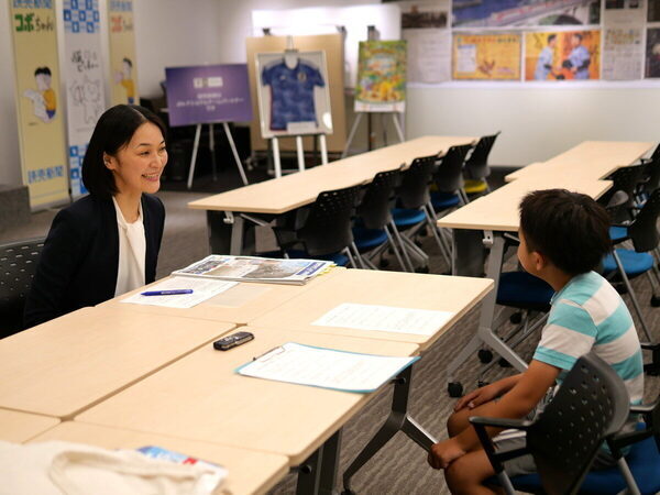 【子ども新聞の編集長にインタビュー！】発行部数No.1を誇る人気のヒミツに、小4男子が迫ってみると……