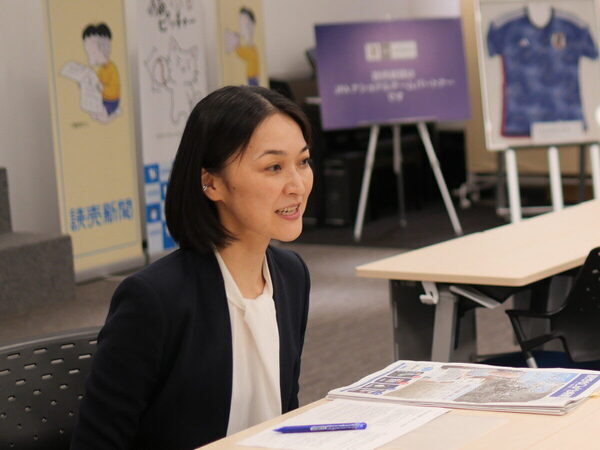 【子ども新聞の編集長にインタビュー！】発行部数No.1を誇る人気のヒミツに、小4男子が迫ってみると……