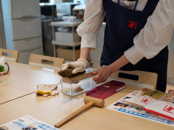 【300年を超える伝統の味】削って食べて、小4息子も思わず「うまっ！！」老舗かつお節専門店・にんべんの体験レポート