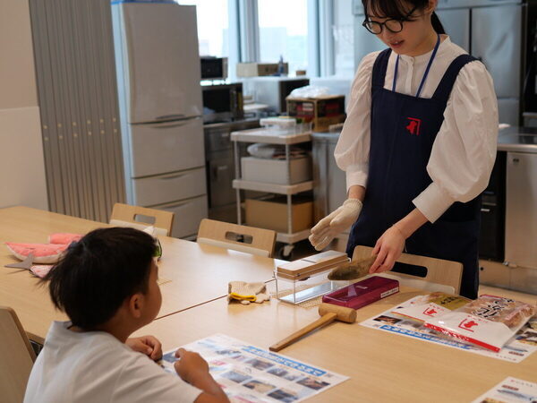 【300年を超える伝統の味】削って食べて、小4息子も思わず「うまっ！！」老舗かつお節専門店・にんべんの体験レポート