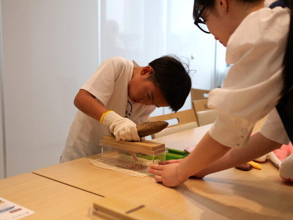 【300年を超える伝統の味】削って食べて、小4息子も思わず「うまっ！！」老舗かつお節専門店・にんべんの体験レポート