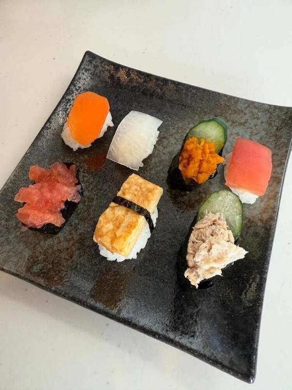 西野未姫さんの手作りお寿司と誕生日ケーキがすごい！「生物は食べれないから野菜で代用」長女の1歳誕生日を盛大にお祝い