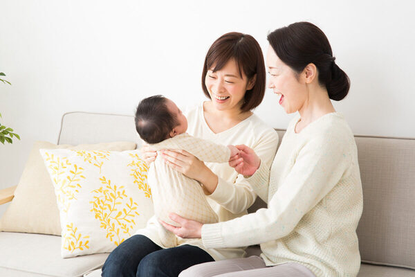 「子どもが誘拐される映画で泣く」「しんどいと夫に言う」メンタル不調をどう乗り越えた？ ママたちのセルフケア術