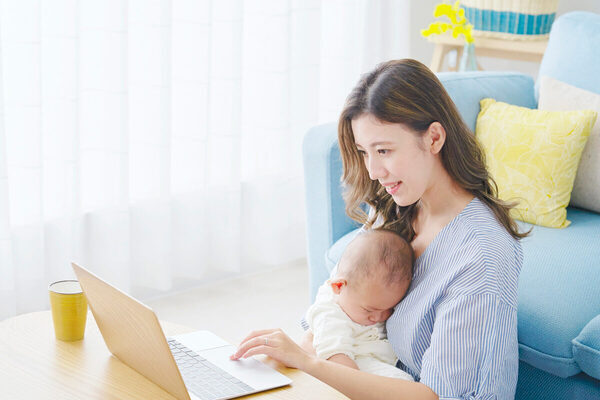 「子どもが誘拐される映画で泣く」「しんどいと夫に言う」メンタル不調をどう乗り越えた？ ママたちのセルフケア術