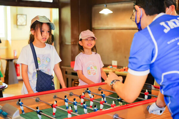 約100種類の遊びのブースが日替わりで登場！ 新宿の旧校舎で「東京おもちゃまつり」開催