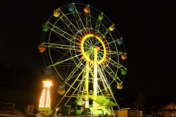 約100万球が光り輝く。大阪・堺の「ハーベストの丘」でイルミネーションイベント