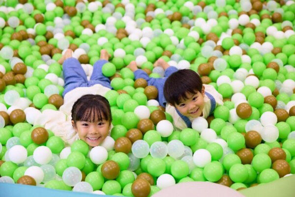 11月23日は無料開放！イオンファンタジーのプレイグラウンドで「世界こどもの日」記念イベント