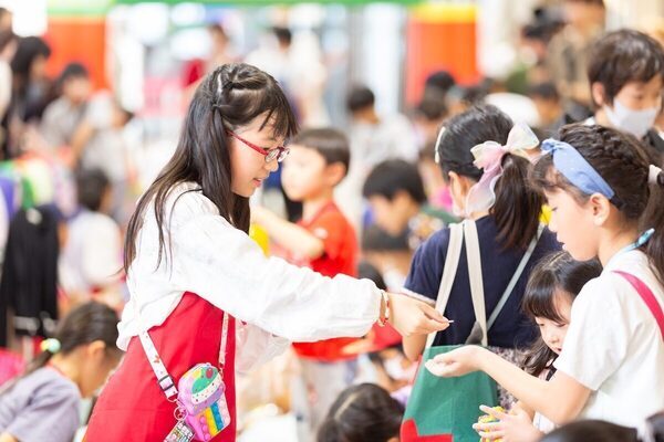 累計20万人超が参加！ 子どもだけで売り買いする「キッズフリマ」で“お金の価値”を体験するイベントが全国で開催中