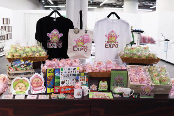 巨大ジオラマにコビト実物大パネル！大丸ミュージアムで「こびとづかんEXPO」開催