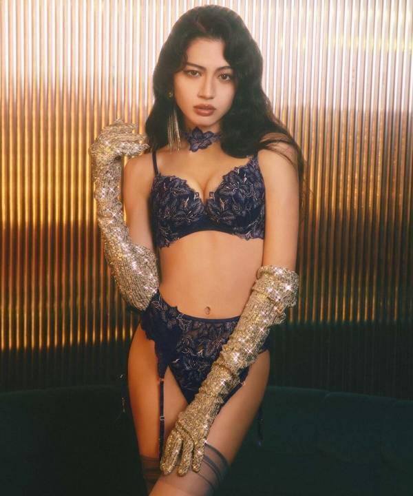 甘く艷やかに彩るランジェリー。「RAVIJOUR」2025クリスマスコレクションが登場！肌に溶ける艶と胸元の高鳴りを誘う新作解禁