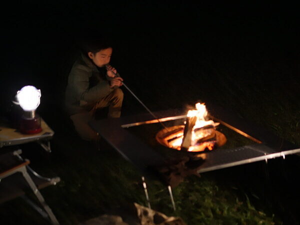 【都会でキャンプ気分！】家族で焚き火を囲んでチルタイム…♡コールマンの「焚き火ナイト」に親子で参加